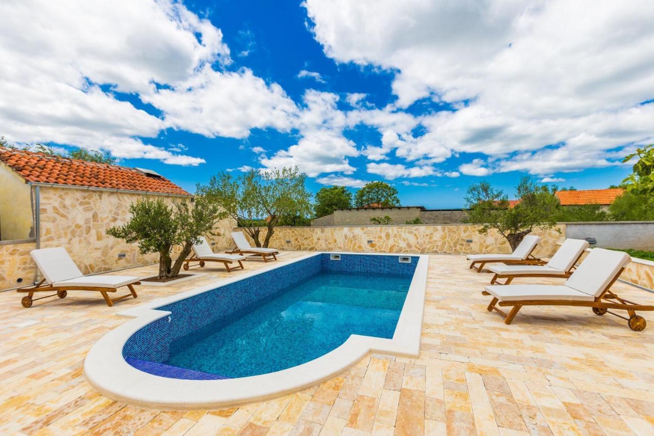 Villa Tina With Swimming Pool, Tennis Court, Games Room, Sauna, Gym, Bbq Policnik Exterior photo