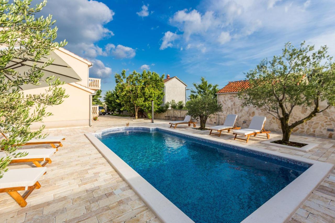 Villa Tina With Swimming Pool, Tennis Court, Games Room, Sauna, Gym, Bbq Policnik Exterior photo