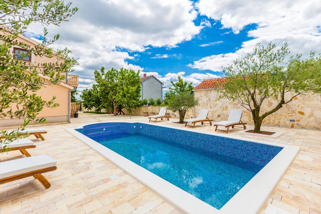 Villa Tina With Swimming Pool, Tennis Court, Games Room, Sauna, Gym, Bbq Policnik Exterior photo