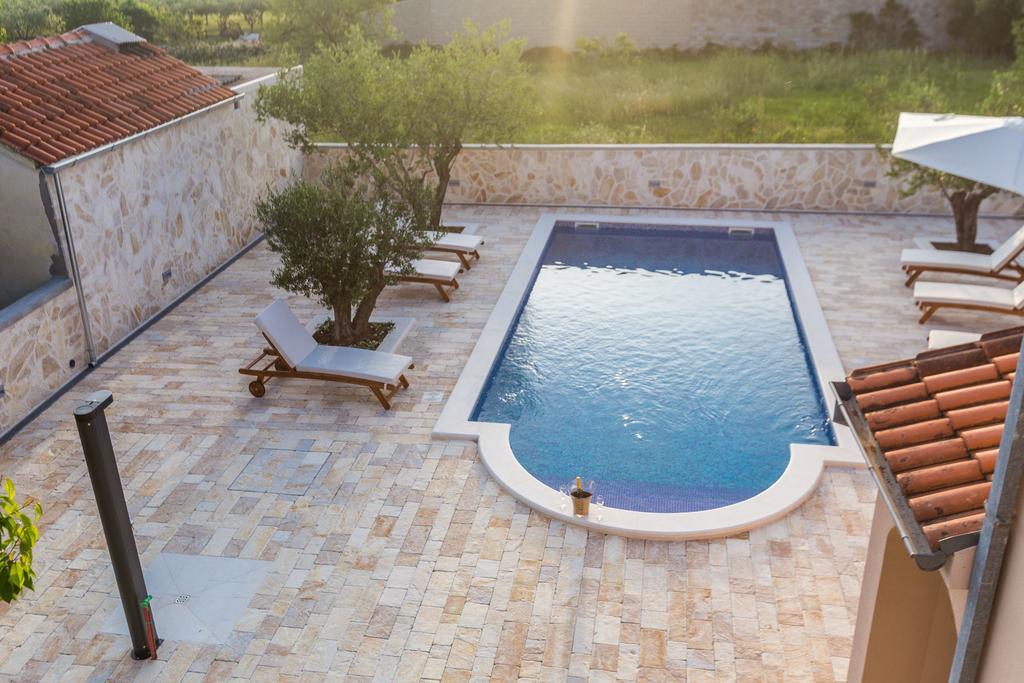 Villa Tina With Swimming Pool, Tennis Court, Games Room, Sauna, Gym, Bbq Policnik Exterior photo