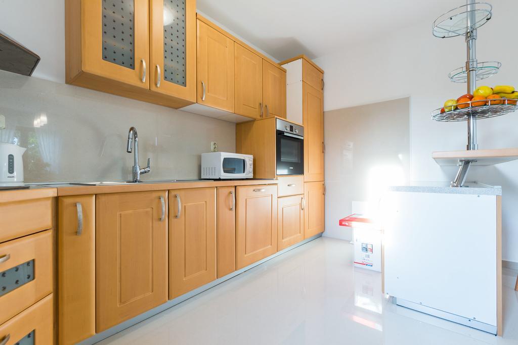 Villa Tina With Swimming Pool, Tennis Court, Games Room, Sauna, Gym, Bbq Policnik Exterior photo