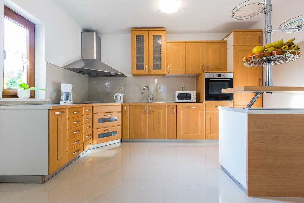 Villa Tina With Swimming Pool, Tennis Court, Games Room, Sauna, Gym, Bbq Policnik Exterior photo