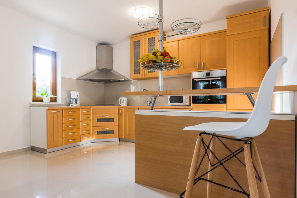 Villa Tina With Swimming Pool, Tennis Court, Games Room, Sauna, Gym, Bbq Policnik Exterior photo