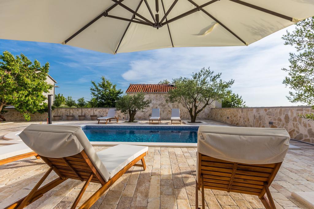 Villa Tina With Swimming Pool, Tennis Court, Games Room, Sauna, Gym, Bbq Policnik Exterior photo
